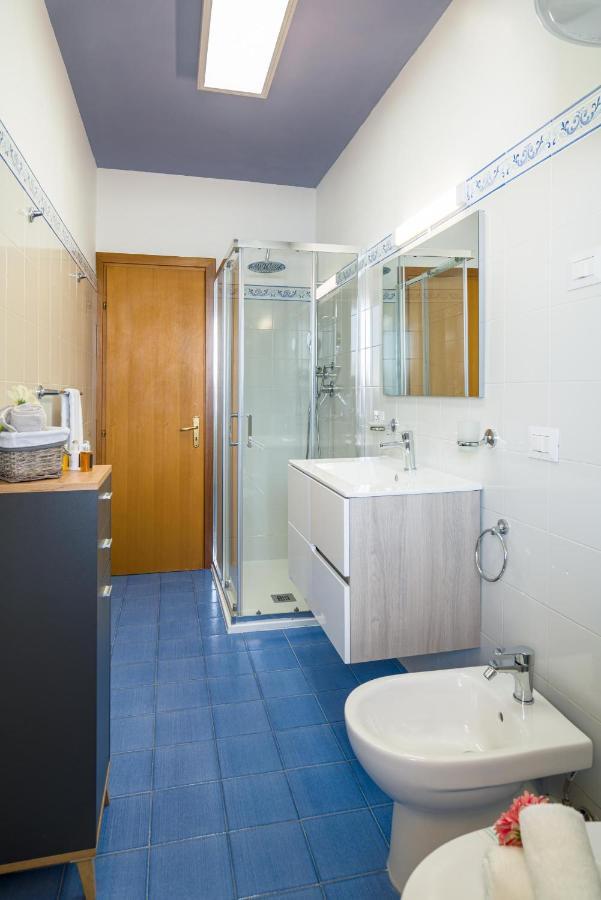 レトイアンニLoft Balcone Sul Mareアパートメント エクステリア 写真