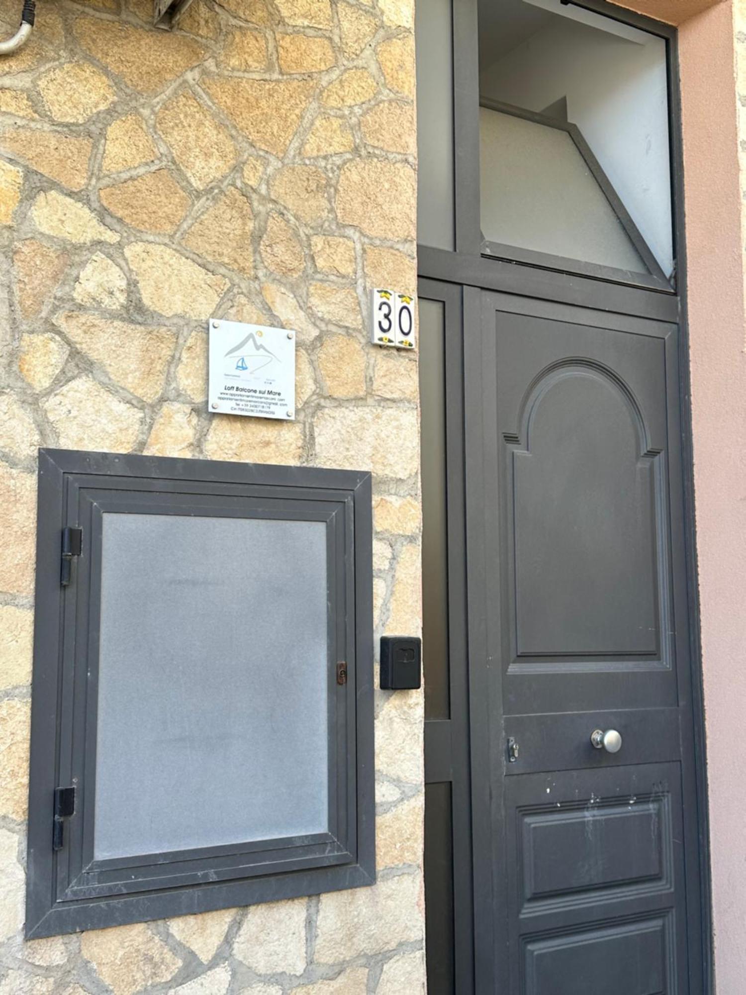 レトイアンニLoft Balcone Sul Mareアパートメント エクステリア 写真